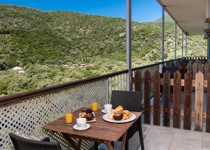 Welcome In * Μικρός Γιαλός